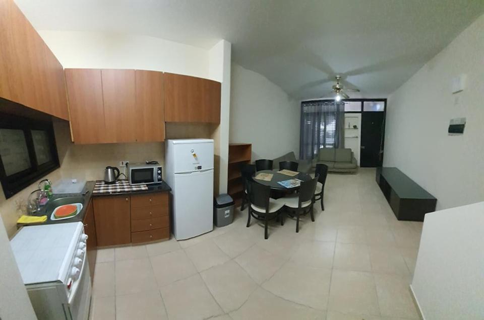 Lovely 2 Bedrooms In The Tourist Area In Paphos . Eksteriør bilde