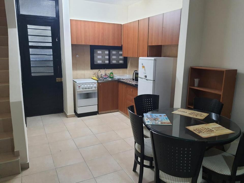 Lovely 2 Bedrooms In The Tourist Area In Paphos . Eksteriør bilde